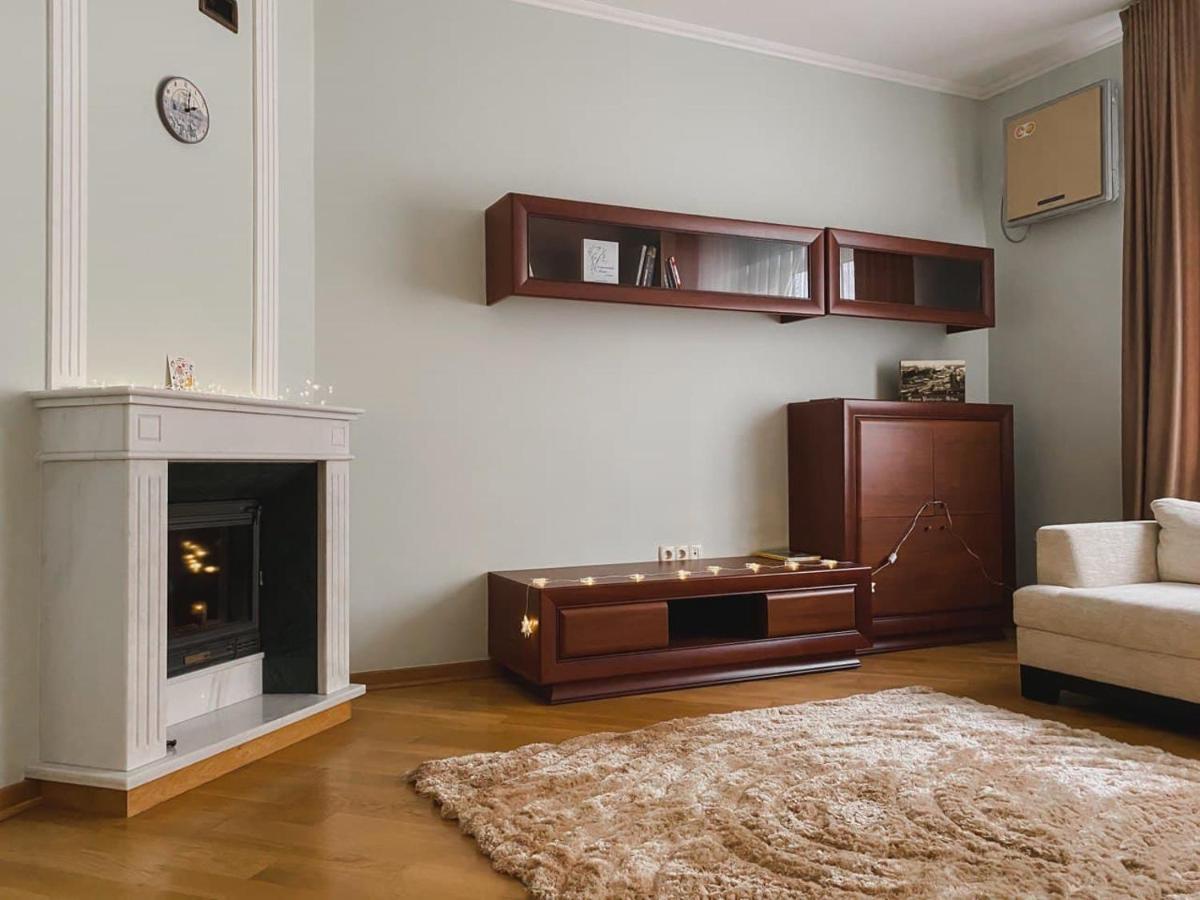 Family Apartment Near The University Chernivtsi Exterior foto