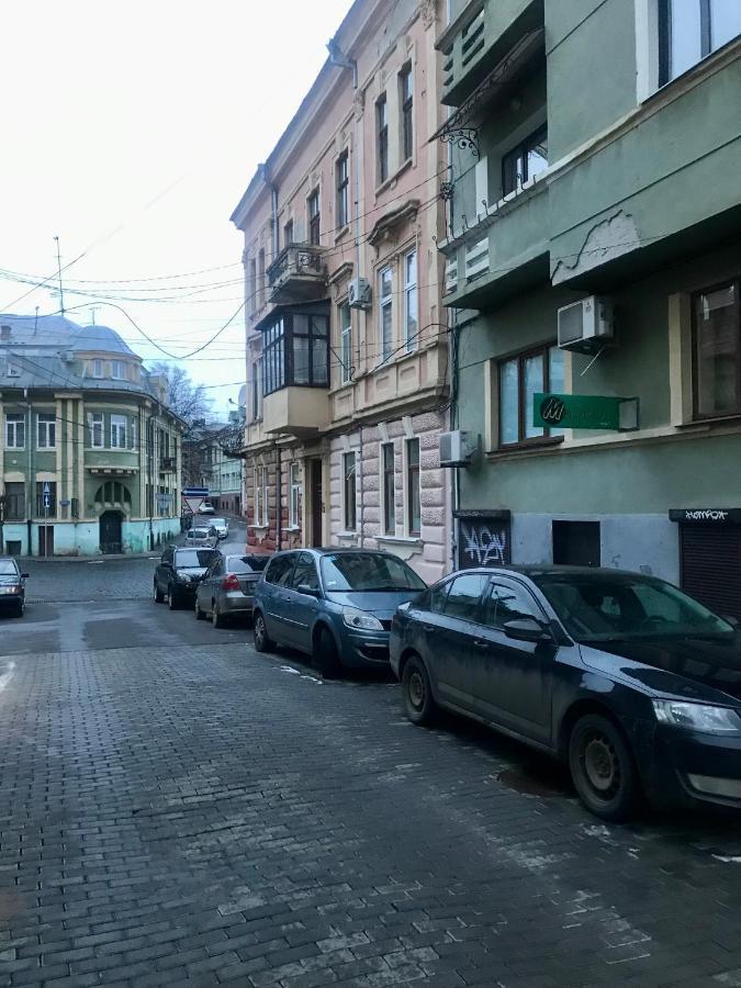 Family Apartment Near The University Chernivtsi Exterior foto
